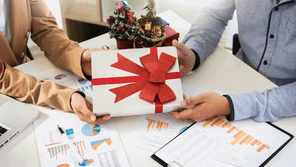 You are currently viewing Top 10 Christmas Gifts for Employees 2022